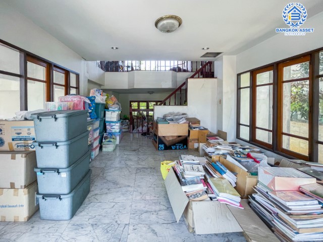 *****บ้านเดี่ยวมือสองเข้าเมืองสะดวก ม.บ้านสวยริมธาร3 พุทธมณฑล สาย3 เนื้อที่กว้างขวางถึง 73.2 ตร.ว. ฟังก์ชัน 3 ห้องนอน 3 ห้องน้ำ 2 ที่จอดรถ บ้านสภาพดี โครงการดี สามารถเข้าอยู่ได้เลย บนทำเลแห่งการเดินทาง เชื่อมต่อหลายเส้นทาง